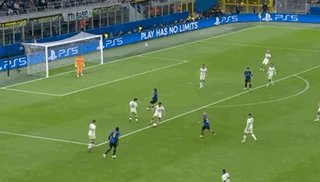 1791933275918046077.gif 0.gif